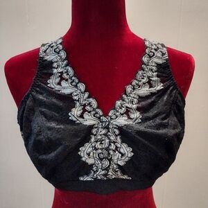 Breezies Black and Silver Lace Bra Intimates